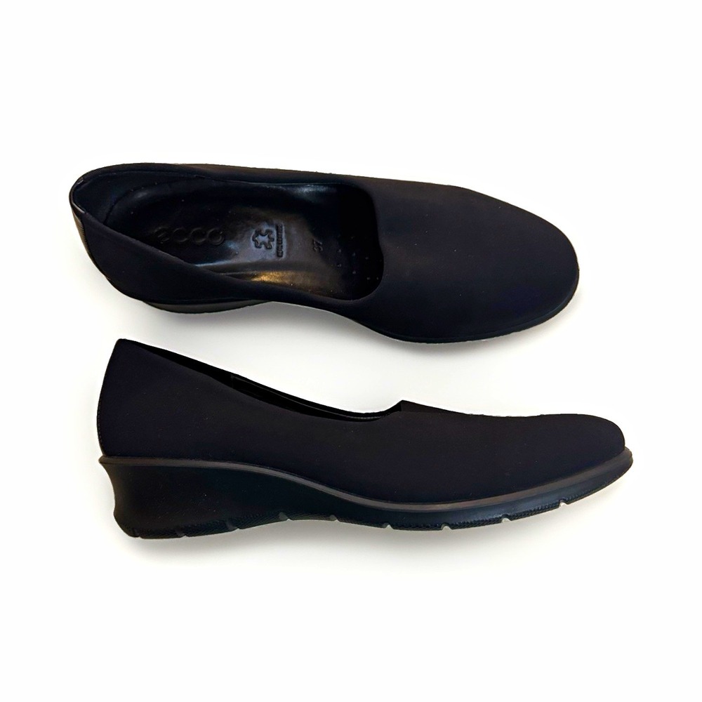 ECCO Women's Black Slip-On Wedge Knit Flats Leather Lined Round Toe EU 37
